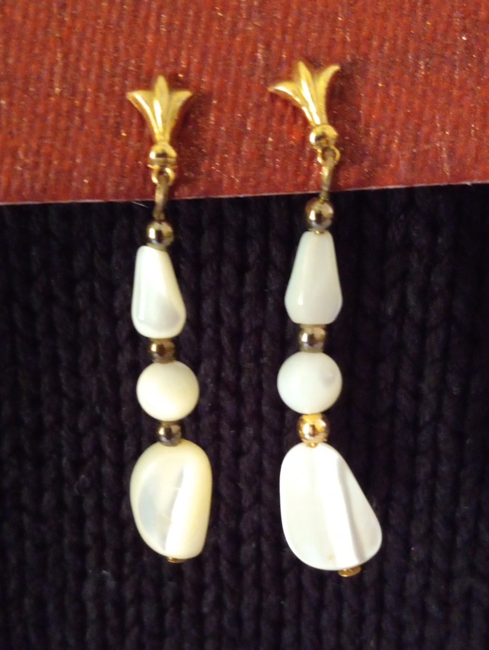 Vintage Gold Tone Fleur de Lis Mother of Pearl Dangle Drop Earrings Boho